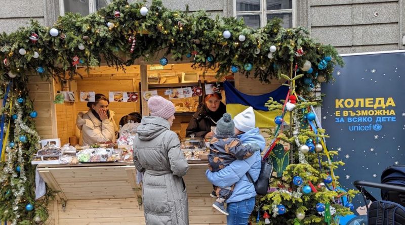 main-Christmas-market-Ukrainian-houses-crop-800x445